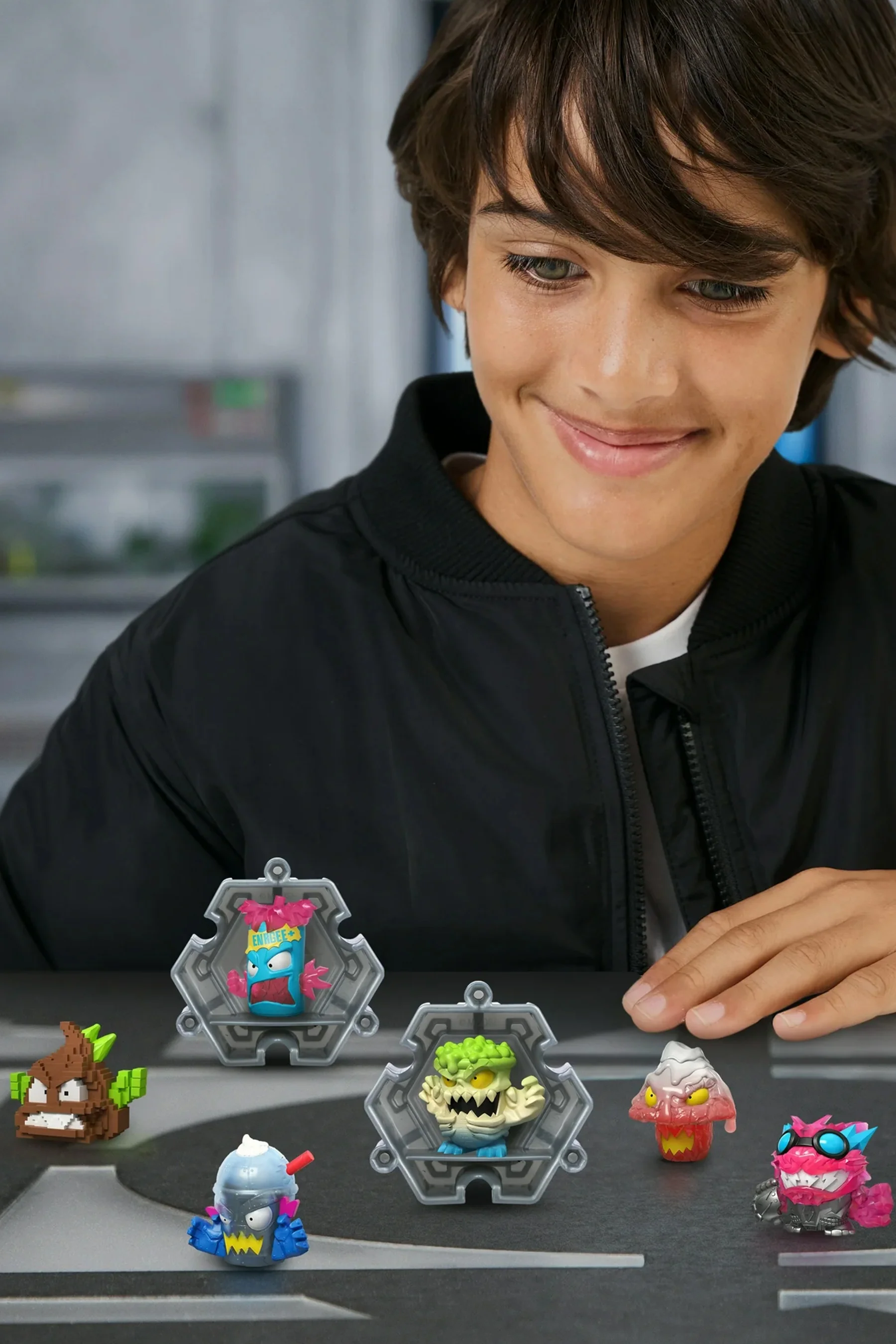 MrBeast Lab Swarms Lab Pack - Hyper Fusion Series, 6 Pack 6 MrBeast Lab Swarms Lab Pack - Hyper Fusion Series, 6 Pack