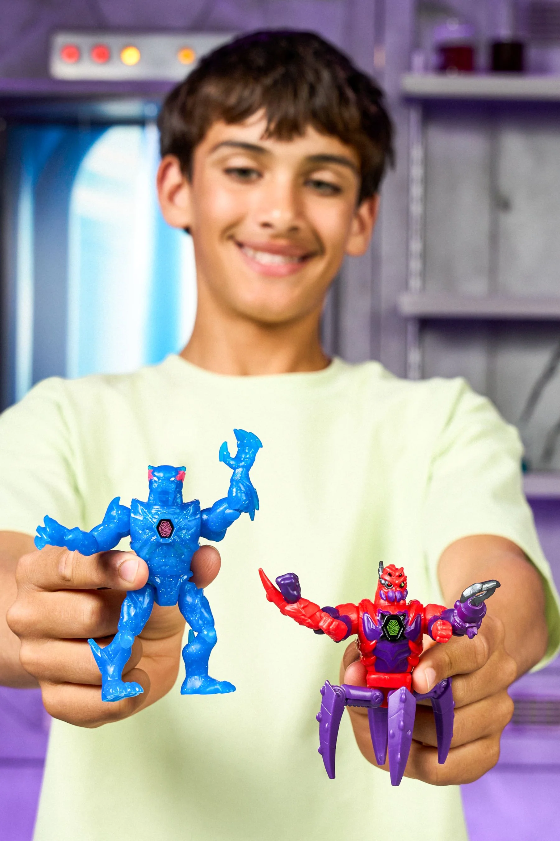 MrBeast Lab Hybrids Action Figure 2-pack – Hyper Fusion Series 23 MrBeast Lab Hybrids Action Figure 2-pack – Hyper Fusion Series
