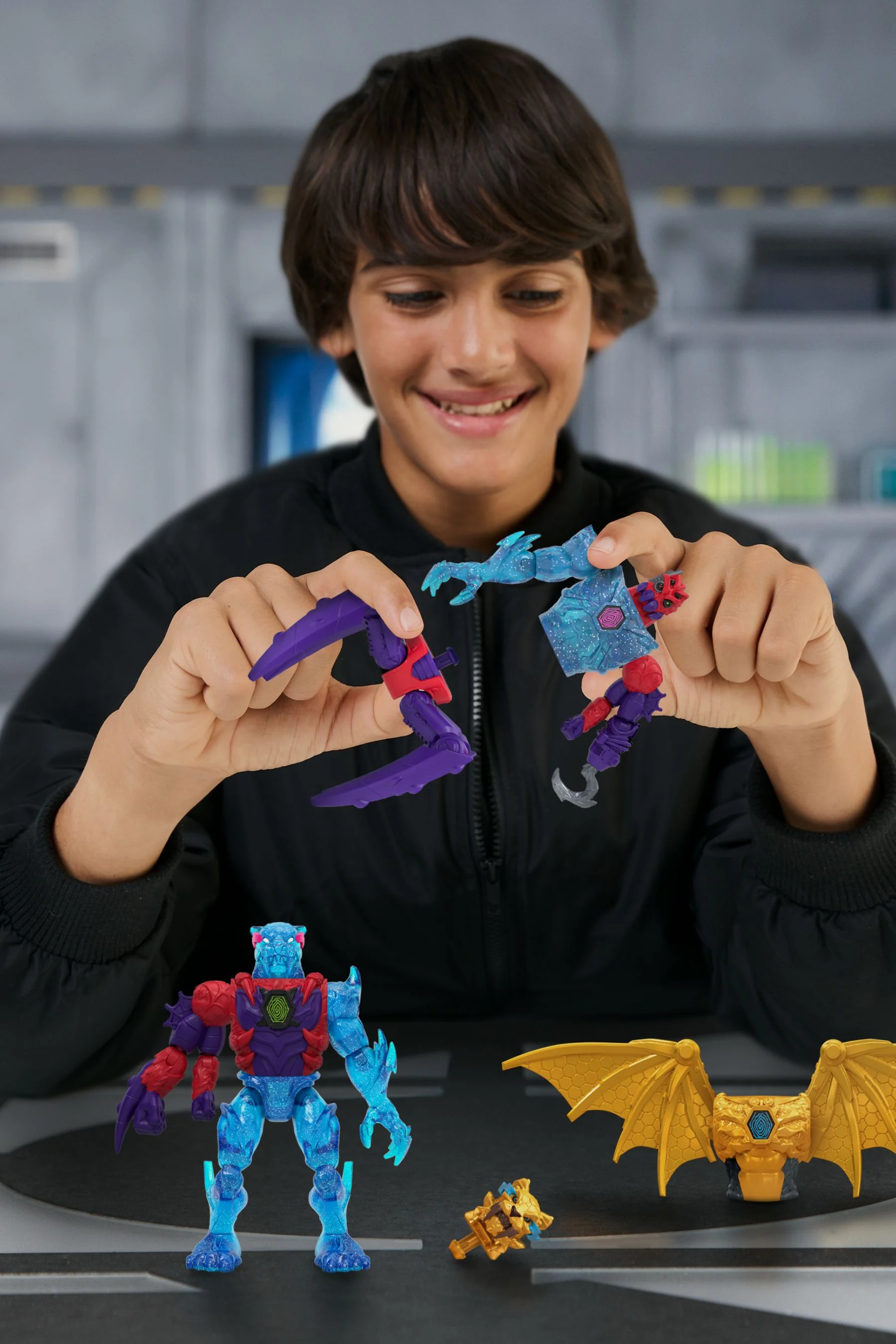 MrBeast Lab Hybrids Action Figure 2-pack – Hyper Fusion Series 31 MrBeast Lab Hybrids Action Figure 2-pack – Hyper Fusion Series